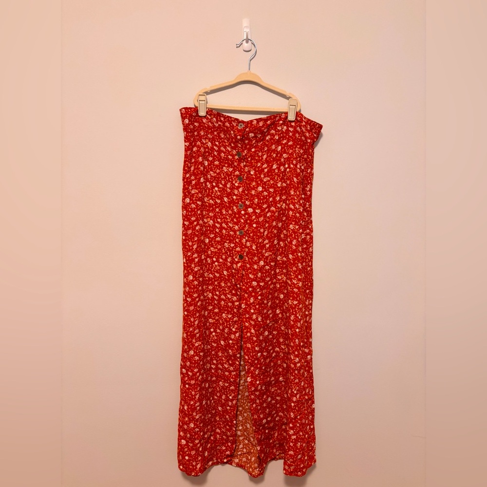 Beautiful fall maxi skirt. Worn twice. Great for dressing up or down.